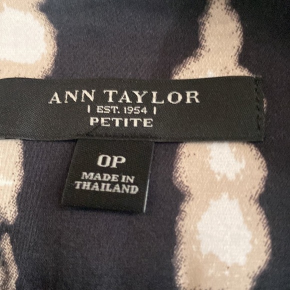 Ann Taylor Skirt Ann Taylor Black and White A-line Mini Skirt Size 0P - Picture 4 of 5